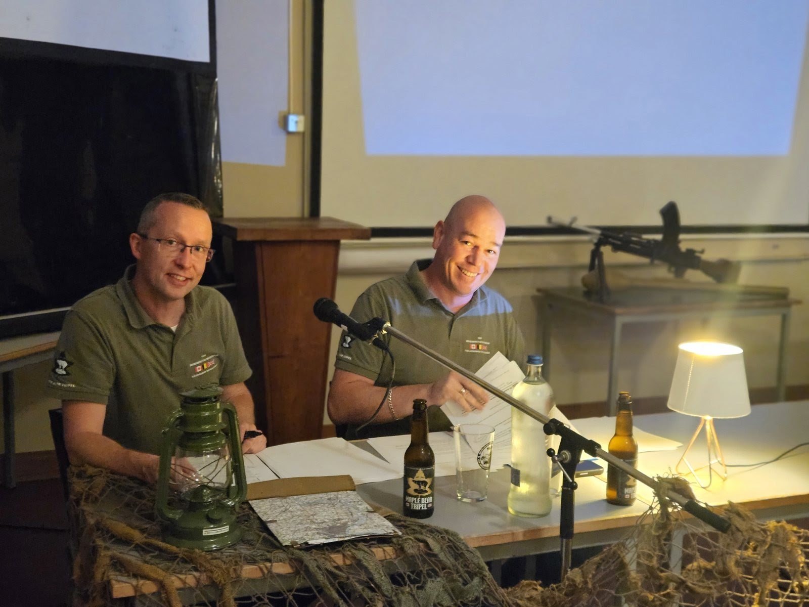 Steve en Pieter van Bevrijding van de Schelde vzw aan tafel